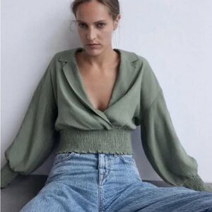 Women's Zara Size Small Green NWT Cropped V Neck Top Elastic Waist and Cuffs